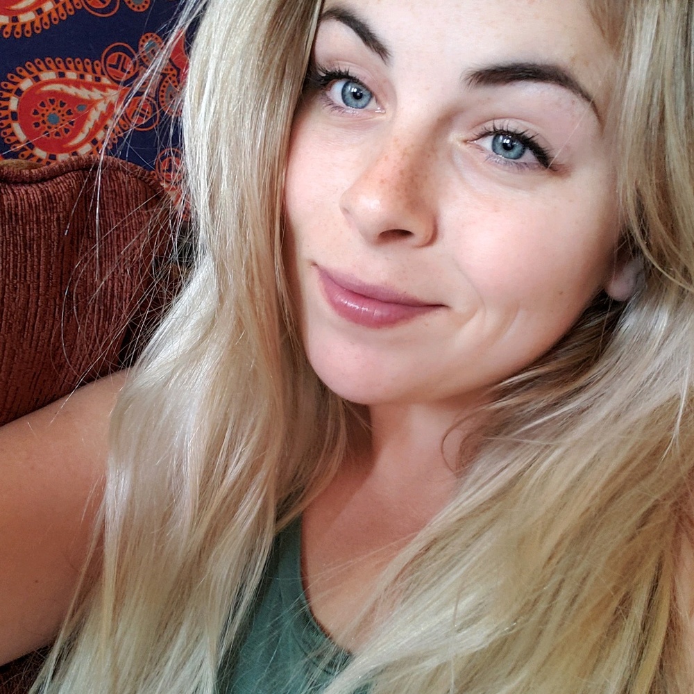 Meet your Posher, Emily